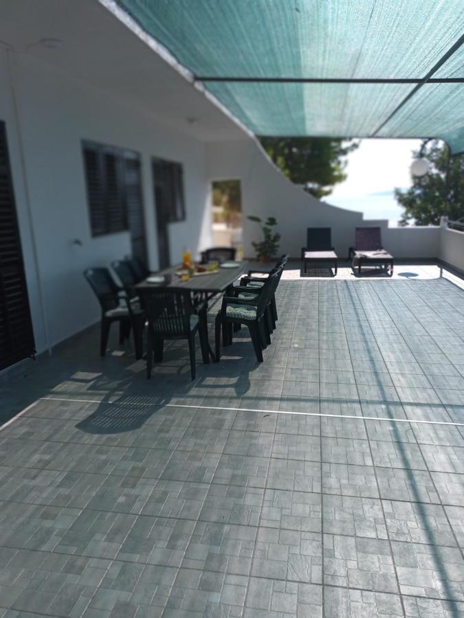 Apartment Ljube Omiš Екстериор снимка