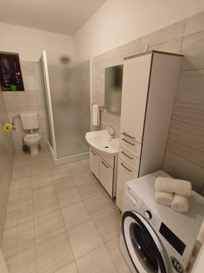 Apartment Ljube Omiš Екстериор снимка