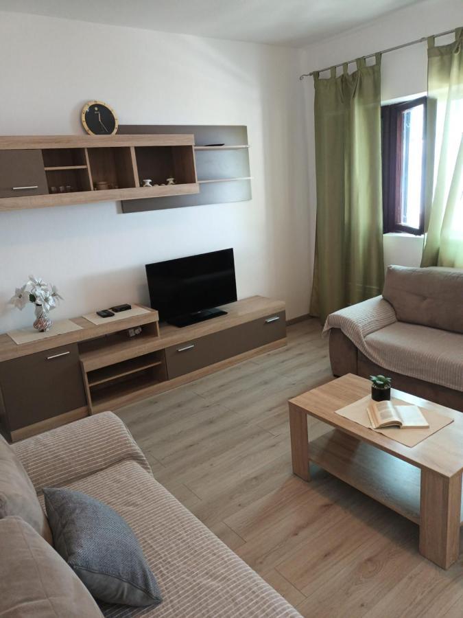 Apartment Ljube Omiš Екстериор снимка